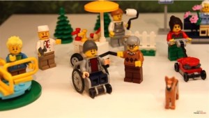 Lego presentó a su primera figura en silla de ruedas (Video)