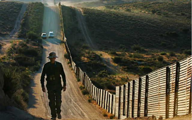 Detienen a 22 presuntos narcotraficantes en frontera México-EEUU