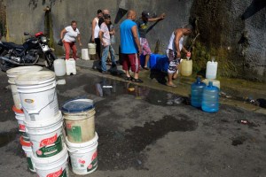 Continúan las fallas en el suministro de agua en Caracas y Vargas