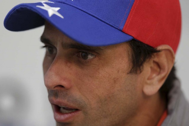 Capriles: La tarea es recoger 4 millones de firmas en un día