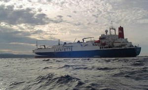 El buque más grande del mundo es castigado por pesca ilegal en el Pacífico