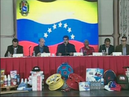 Maduro reconoce que hay mil cosas que rectificar en la economía del país (VIDEO+Descubrió el agua tibia)