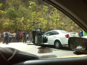 Accidente en el kilómetro 47 de la ARC en sentido Caracas generó fuerte retraso