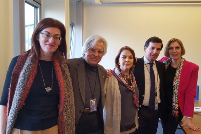Mitzy con miembros del grupo ALDE, Javier Nart, Jose Inacio Faria, Maite Pagazaurtunda, Beatriz Becerra