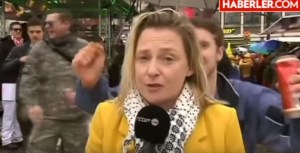 Periodista belga sufre acoso sexual durante una transmisión (Video + ¡Qué abuso!)