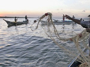 Criminalización de la pesca artesanal originaría paro de actividades en Zulia