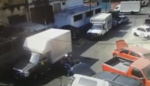 Robo descarado a un funcionario de PC en plena avenida de Valencia (VIDEO)