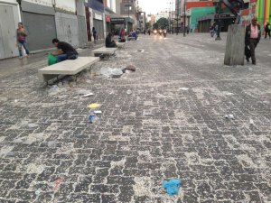 ¿Aló, Jorge Rodríguez?… Lleno de basura quedó el Bulevar de Sabana Grande #10F (Video + fotos)
