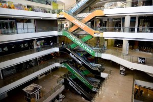 Centros comerciales se mantendrán cerrados durante la nueva “flexibilización”