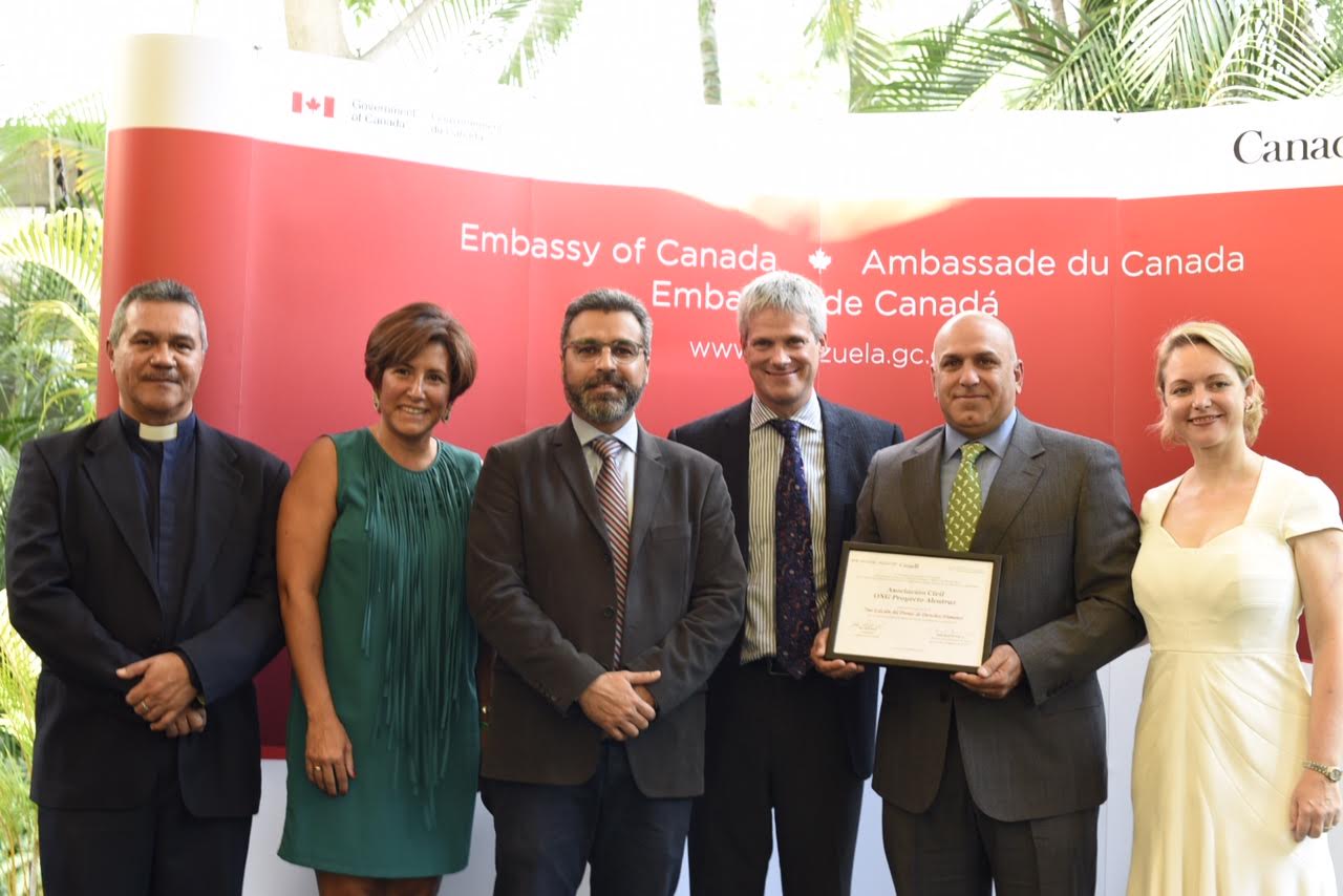 Proyecto Alcatraz recibe mención especial en premio de DDHH de embajada de Canadá