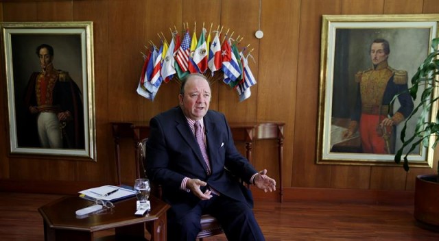 Ministro de Defensa colombiano: Es necesario mantener cooperación en seguridad con Venezuela