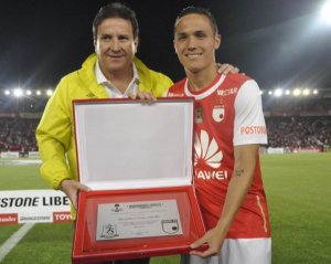 Luisma Seijas recibió reconocimiento del Independiente de Santa Fe