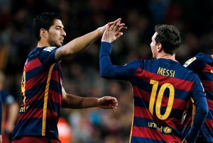 Los antecedentes del penal de Messi y Suárez