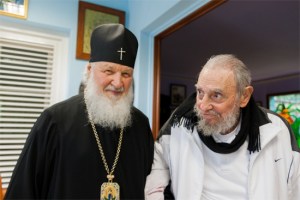 Un encorvado Fidel Castro reaparece junto al patriarca Kirill (Fotos)