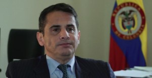 Renunció viceministro colombiano involucrado en presunto caso de prostitución