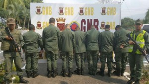 Privan de libertad a mayor del Ejército y seis civiles tras incautación de cocaína en Mérida