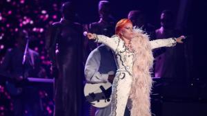 Te presentamos al Venezolano detrás del increíble homenaje de Gaga a David Bowie en los Grammy
