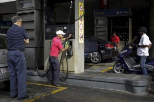 Maduro aumentó gasolina de 95 octanos en 6.085% (6 bolívares el litro)