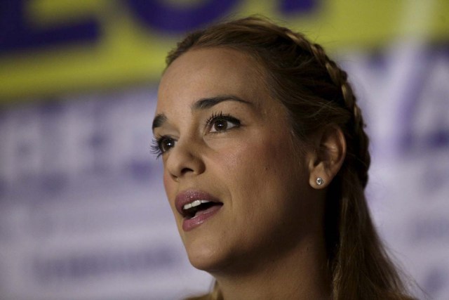 Lilian Tintori, wife of jailed Venezuelan opposition leader Leopoldo Lopez, talks to the media during a news conference in Caracas, February 15, 2016. REUTERS/Marco Bello