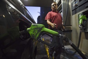 Llenar el tanque de gasolina, una pesadilla para los tachirenses