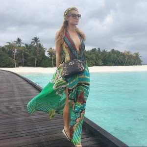 No sabrás dónde bucear cuando veas estas fotos en bikini de Paris Hilton en Bora Bora (Fotos)