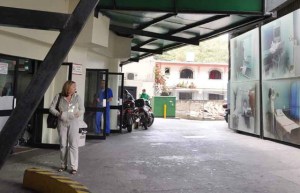 Clínicas rebotan a pacientes por falta de pago de aseguradoras