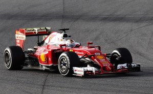 El Ferrari de Vettel se impone a Hamilton en los primeros ensayos de pretemporada