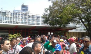 Impiden ingreso de comisión de Salud de la AN a Hospital Universitario de Maracaibo