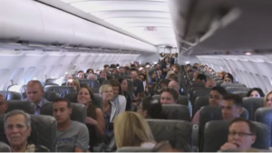 150 pasajeros de JetBlue se pusieron de acuerdo y ganaron un vuelo gratis