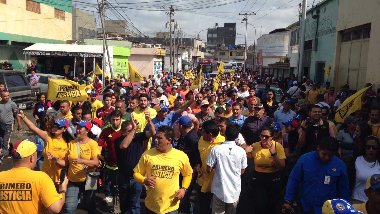 Capriles: Basta con 1% de las firmas para solicitar referéndum