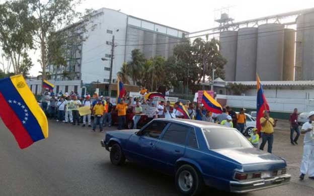 Trabajadores de Monaca protestaron por cierre técnico de la planta