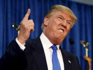 Donald Trump defiende el tamaño de su pene en pleno debate (VIDEO)