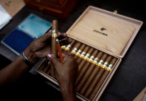 Subasta de puros cubanos recauda más de 800.000 euros