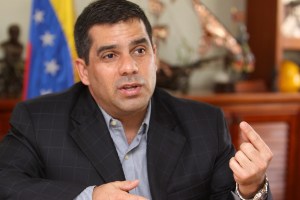 Carlos Rotondaro dice que sí hay atención médica en el Hospital Pérez Carreño