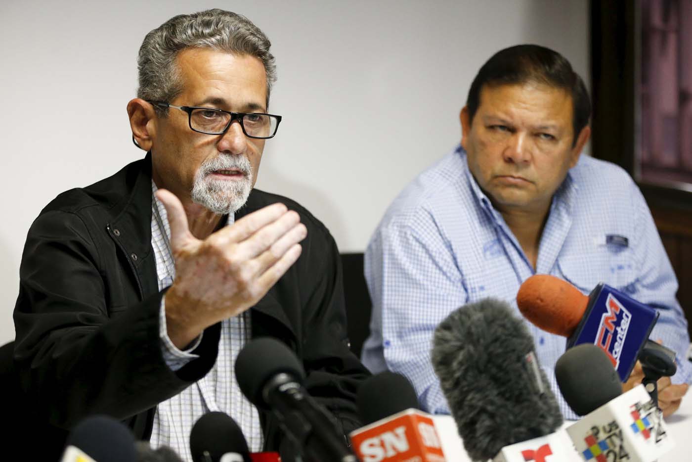 De Grazia y Velásquez denuncian que el Gobierno encubre masacre de mineros