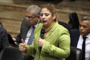 Nora Bracho: Venezuela ha vivido 17 años bajo un régimen de corrupción y despilfarro