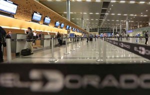 Aeropuerto El Dorado de Bogotá suspende operaciones por tormenta eléctrica