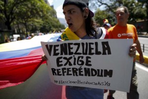 Instructivo y planilla para activar el Referendo Revocatorio contra Maduro