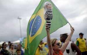 Miles de brasileños se concentran para exigir la renuncia de Rousseff