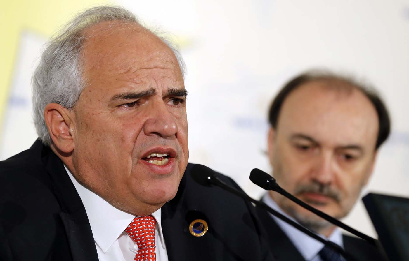 El secretario de Unasur preocupado por proceso de destitución contra Rousseff