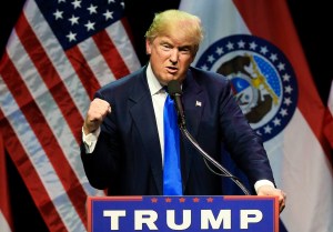 Donald Trump reitera promesa de construir un muro en la frontera