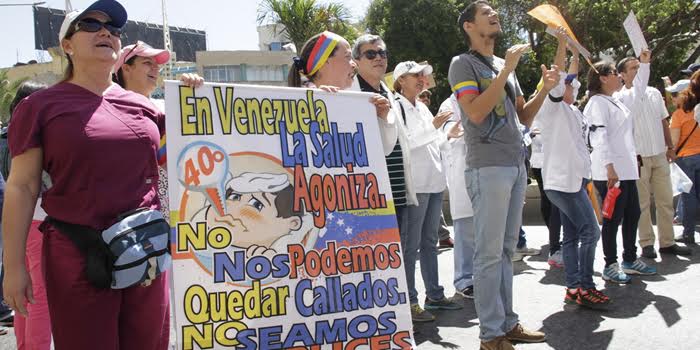 Médicos y pacientes de Venezuela siguen esperando respuestas del Gobierno