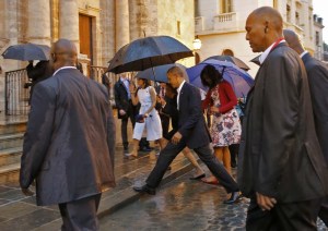 VIDEO: Así reaccionaron los vecinos de La Habana al ver a Obama salir de un restaurante