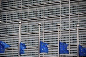 El edificio de la Comisión Europea se iluminó con la bandera belga