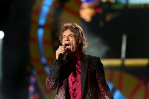 Mick Jagger pide apoyo para víctimas de inundaciones en Perú