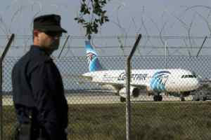 Un total de 21 extranjeros viajaban en el avión de Egyptair secuestrado
