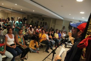 Capriles: El Gobierno no tiene dinero para los abuelos pero sí para adquirir armas