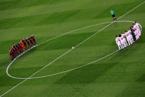 El Camp Nou rindió tributo a Johan Cruyff en el minuto 14
