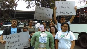 Estudiantes de la UPEL quemaron a “Judas Jorge Arreaza” por traición a la universidad