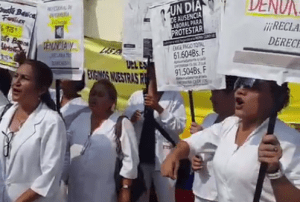 En el Zulia enfermeras demandan mejoras salariales
